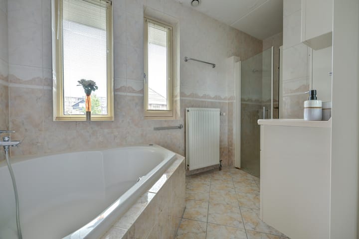 Photo 49 of Zwanebloem 47