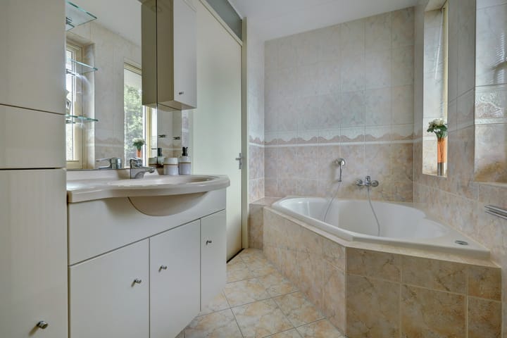 Photo 53 of Zwanebloem 47