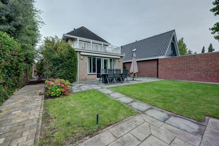 Photo 61 of Zwanebloem 47