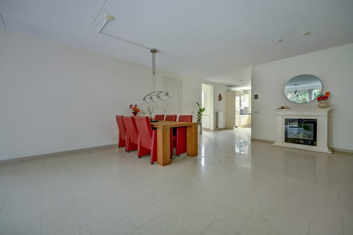 Photo 16 of Zwanebloem 47