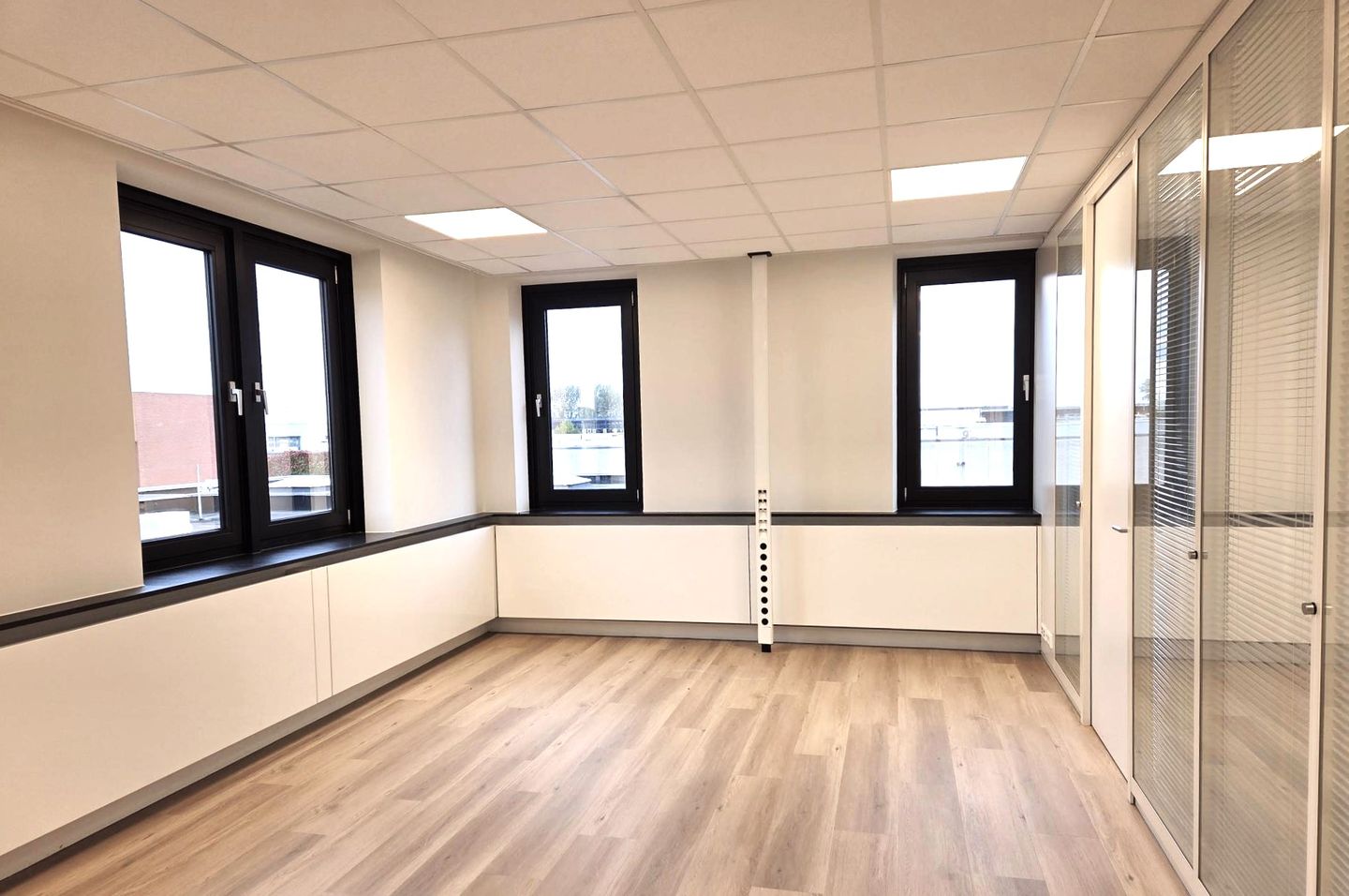 View photo 4 of Kruisweg 643-647