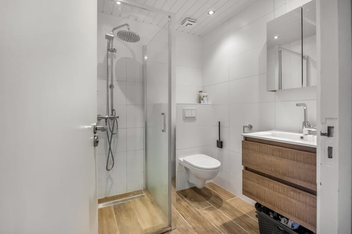 Photo 24 of Lunenburg 196