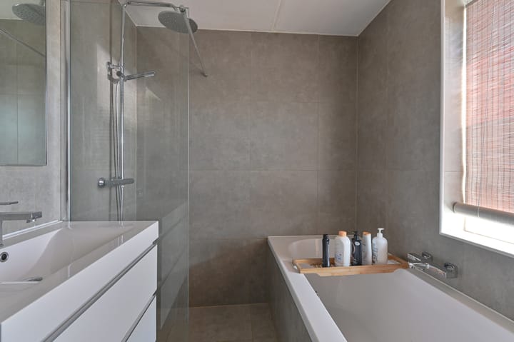 Photo 2 of Purperreiger 21