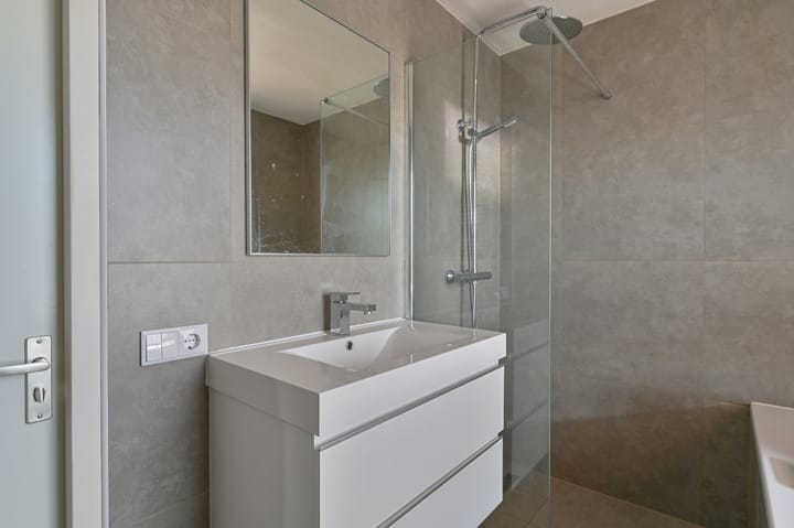 Foto 47 van Purperreiger 21