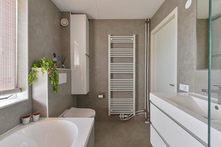 Foto 48 van Purperreiger 21