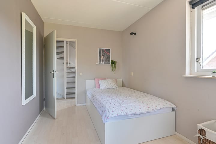 Foto 50 van Purperreiger 21