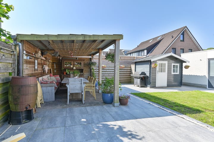 Foto 76 van Purperreiger 21