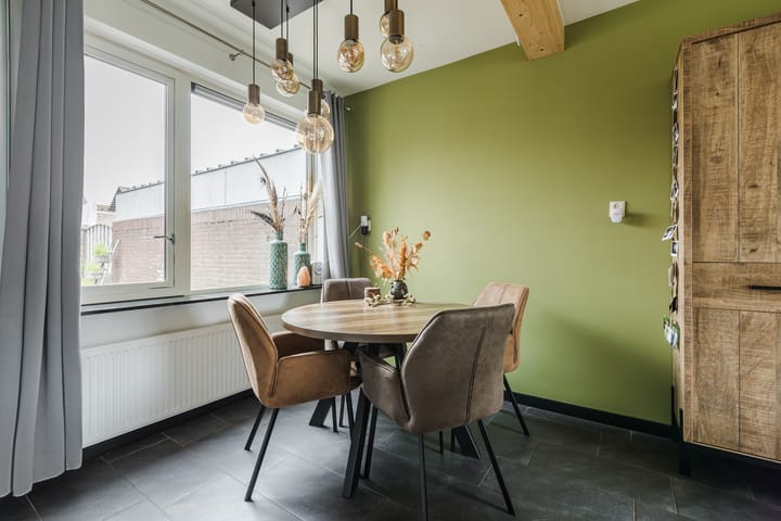 Photo 12 of Bisonstraat 104