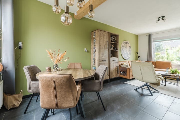 Photo 13 of Bisonstraat 104