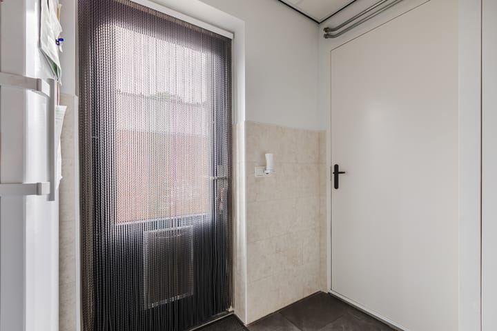 Photo 20 of Bisonstraat 104