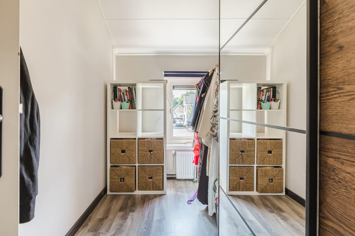 Photo 29 of Bisonstraat 104