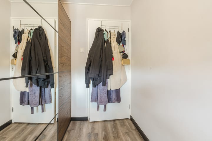 Photo 30 of Bisonstraat 104