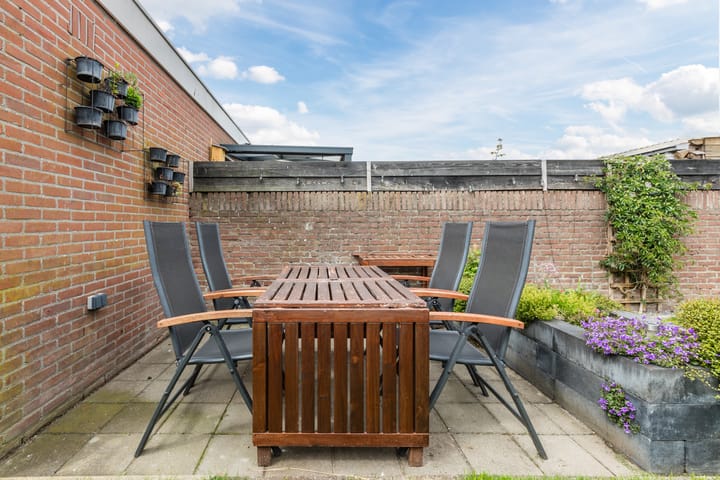 Photo 36 of Bisonstraat 104