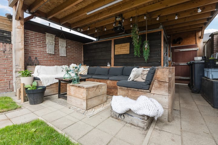 Photo 39 of Bisonstraat 104