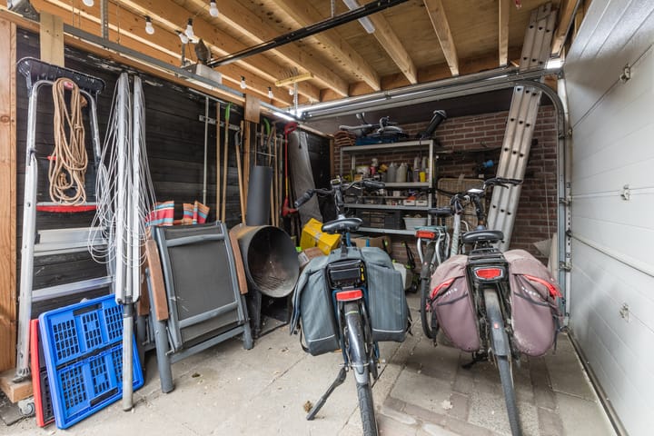 Photo 40 of Bisonstraat 104