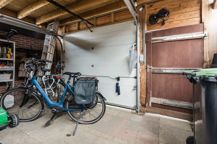 Photo 41 of Bisonstraat 104