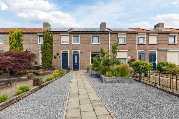 Photo 43 of Bisonstraat 104