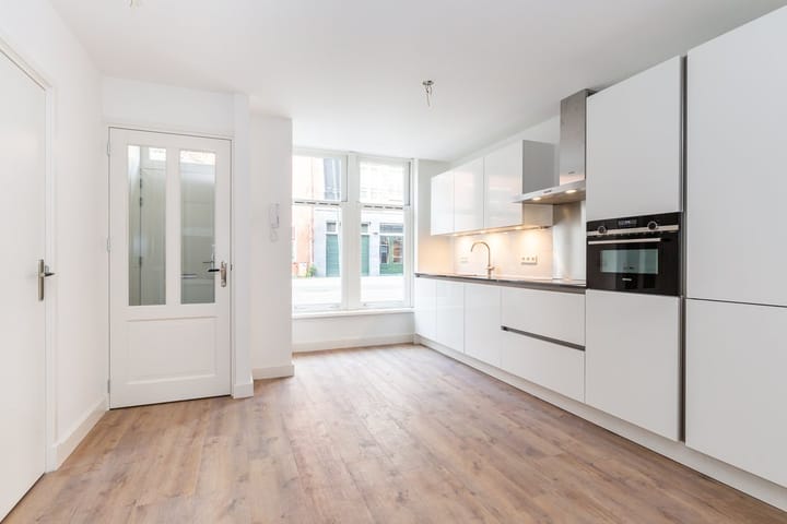 Photo 3 of Daniël Stalpertstraat 42-H