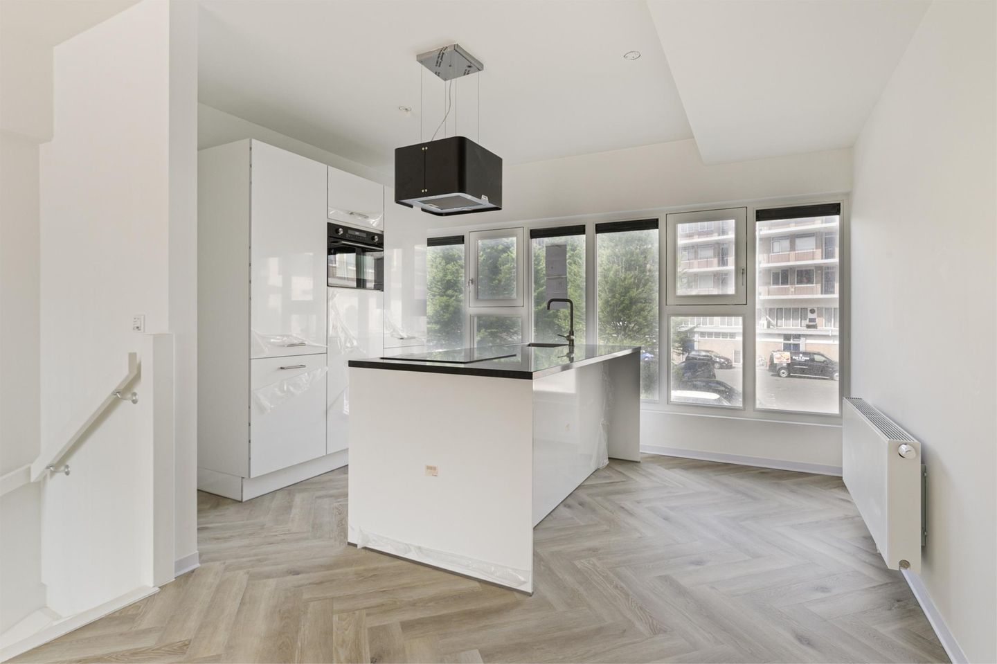 Photo 4 of Detmoldstraat 1