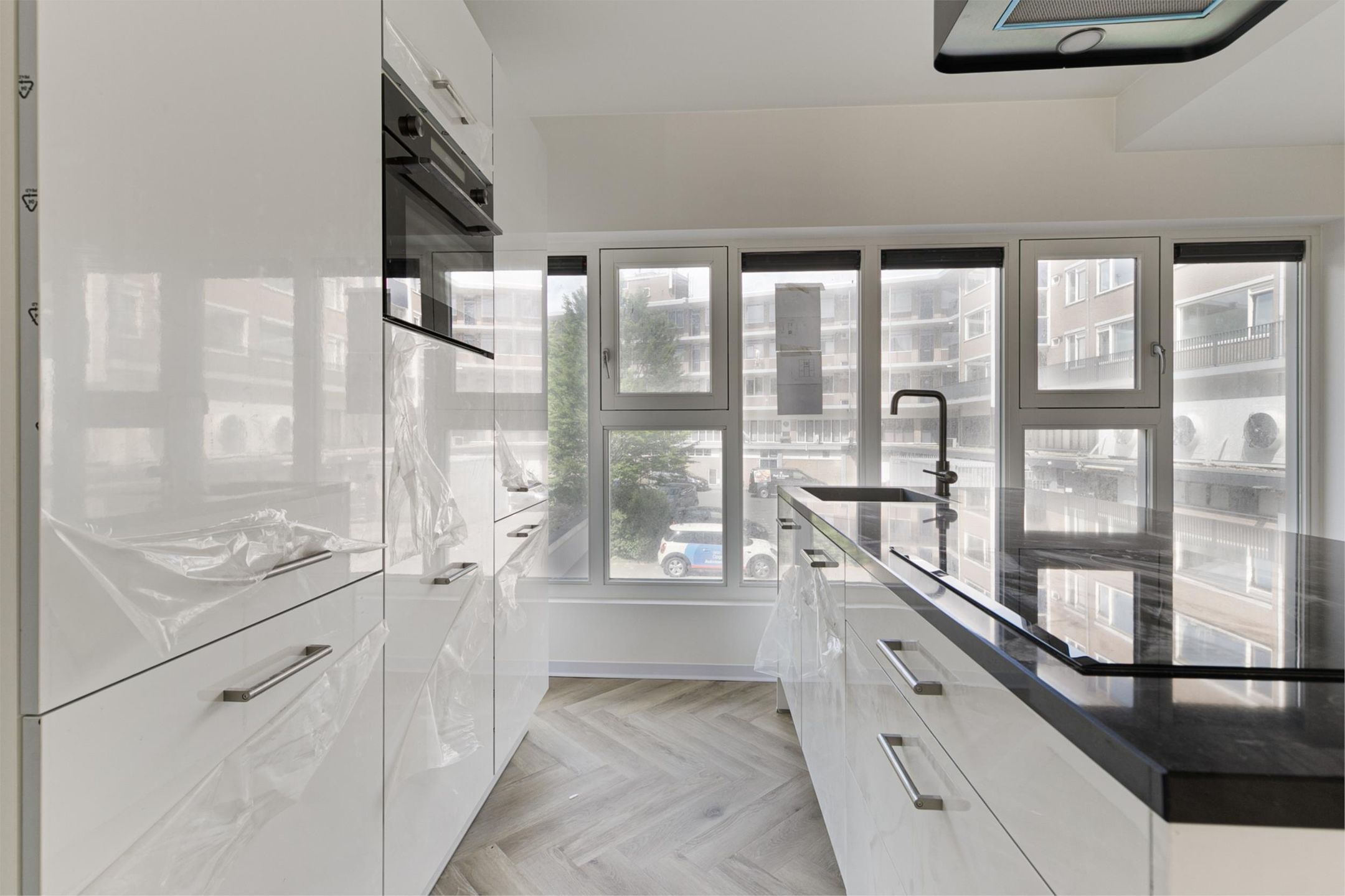 Photo 6 of Detmoldstraat 1