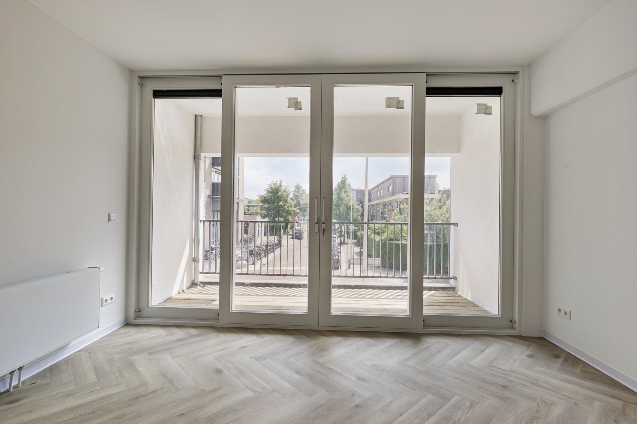 Photo 9 of Detmoldstraat 1