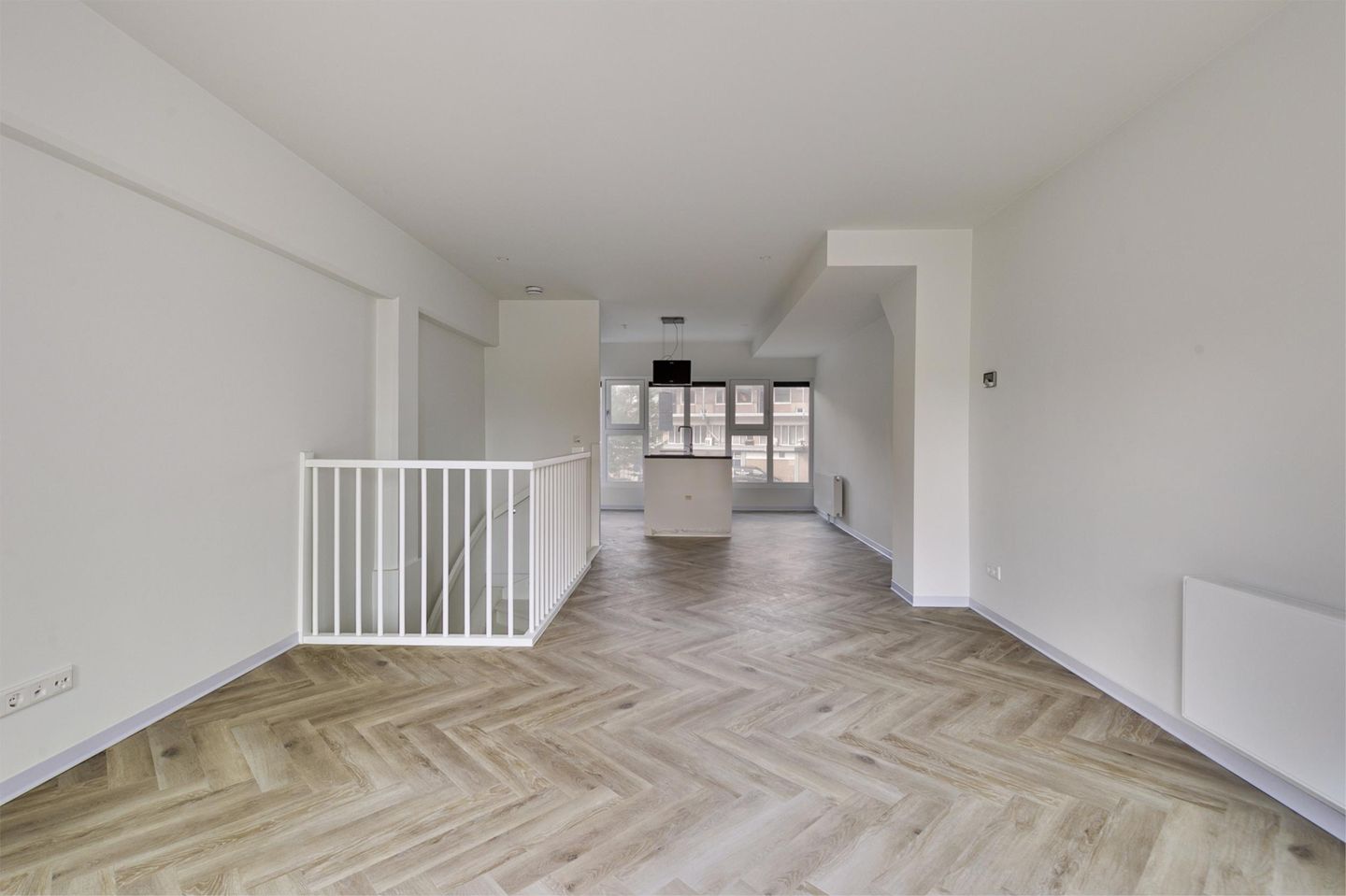 Photo 10 of Detmoldstraat 1