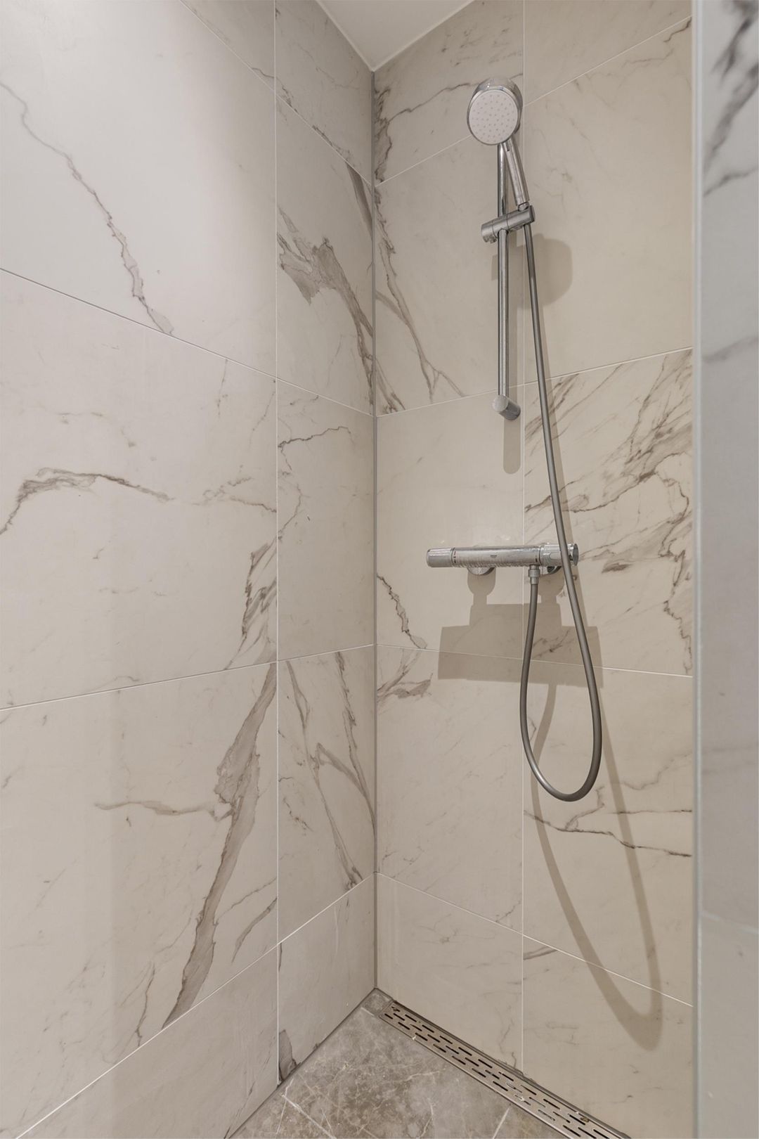 Photo 16 of Detmoldstraat 1