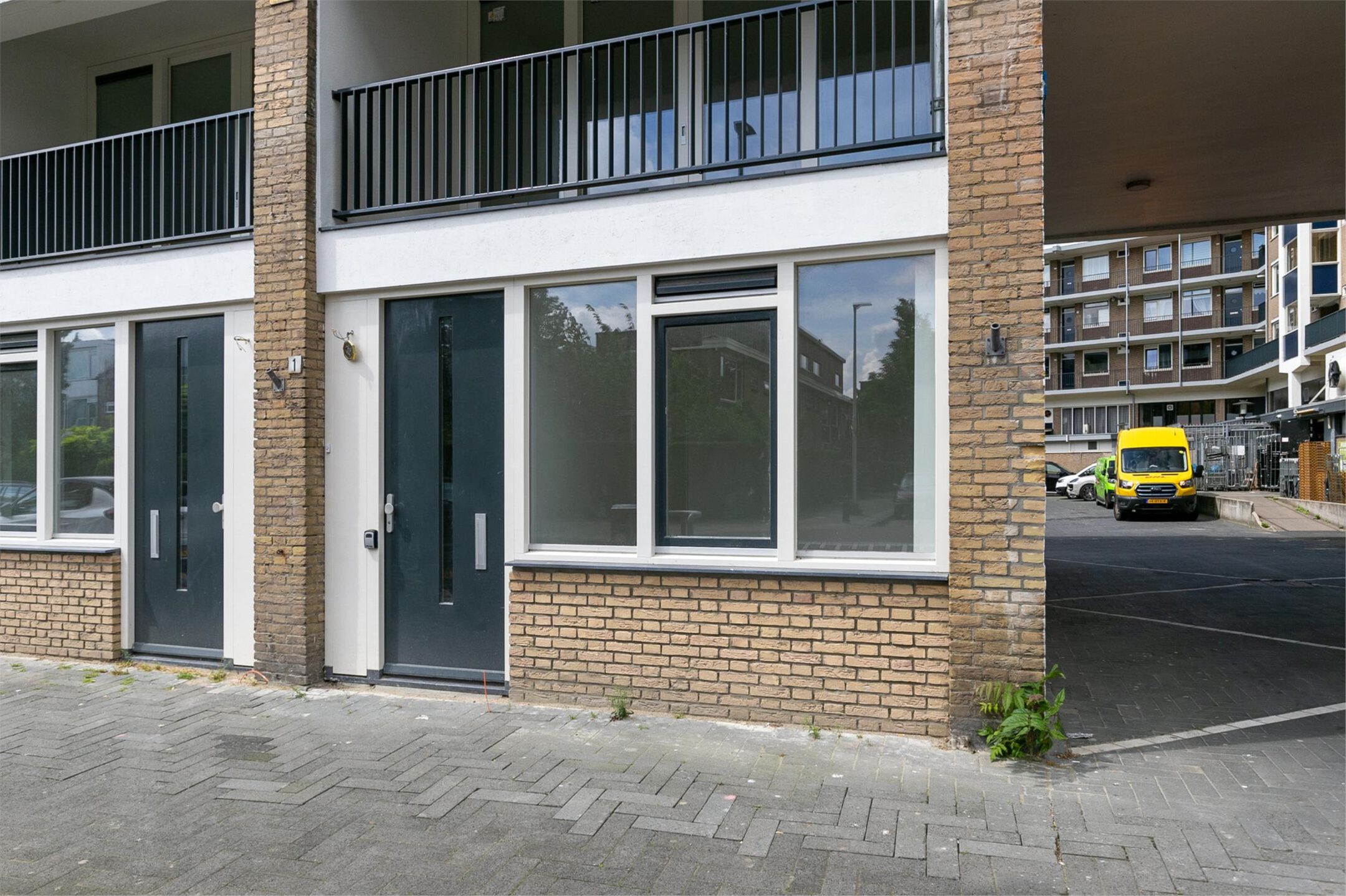 Photo 27 of Detmoldstraat 1