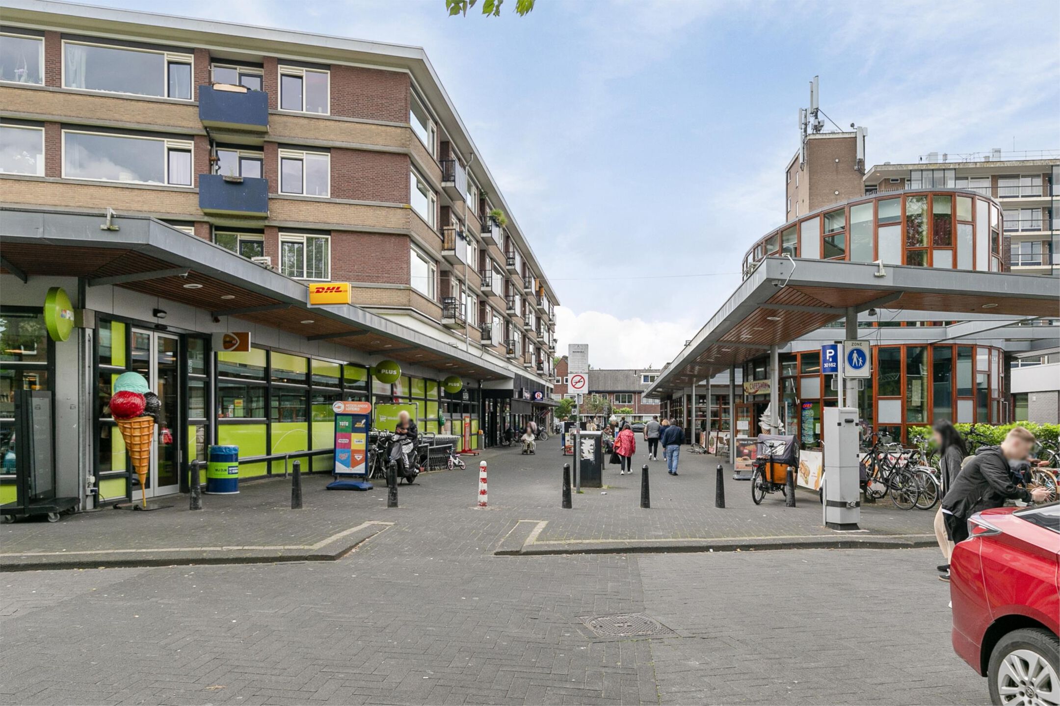 Photo 30 of Detmoldstraat 1