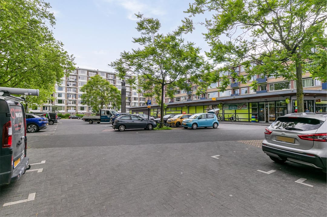 Photo 32 of Detmoldstraat 1