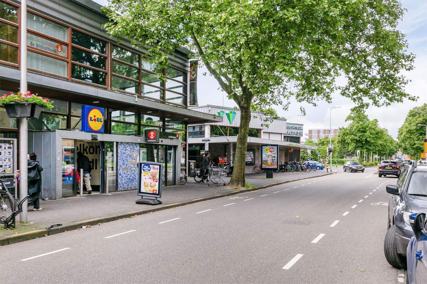 Photo 34 of Detmoldstraat 1