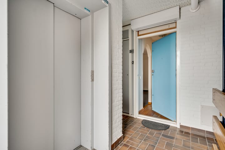 Photo 3 of Kruisherenstraat 301