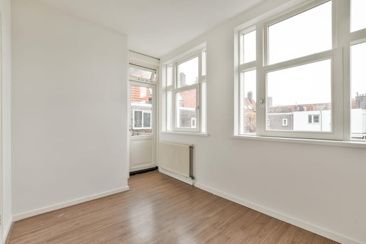 Photo 8 of Donarstraat 3-3