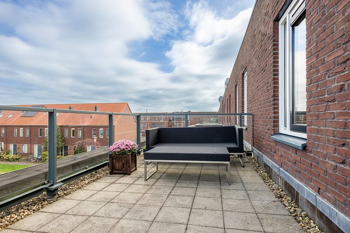 Photo 28 of Gele Ring 237