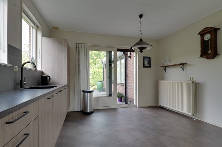 Photo 14 of Alberdaweg 37