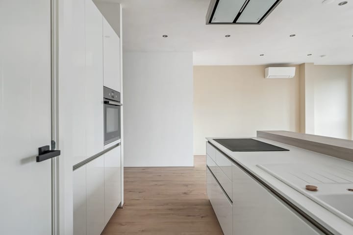 Photo 9 of Dracht 136-B