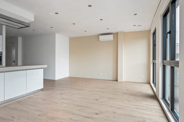 Photo 10 of Dracht 136-B