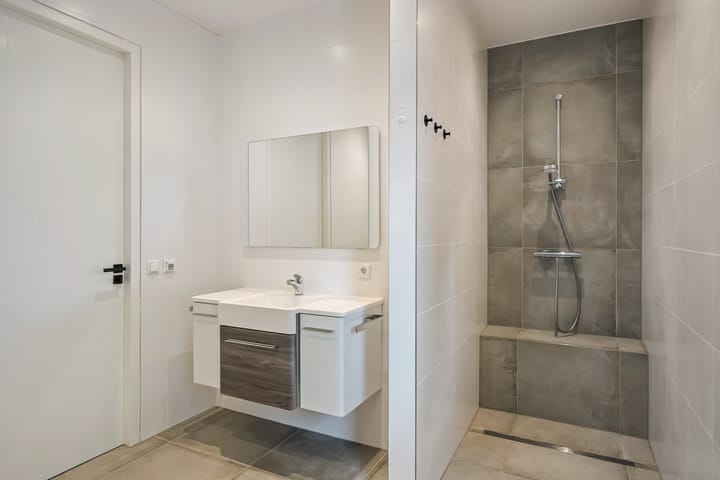 Photo 14 of Dracht 136-B