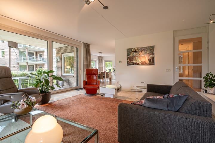 Photo 19 of Zuides 8