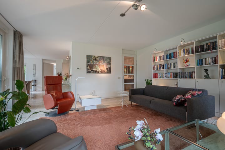 Photo 20 of Zuides 8