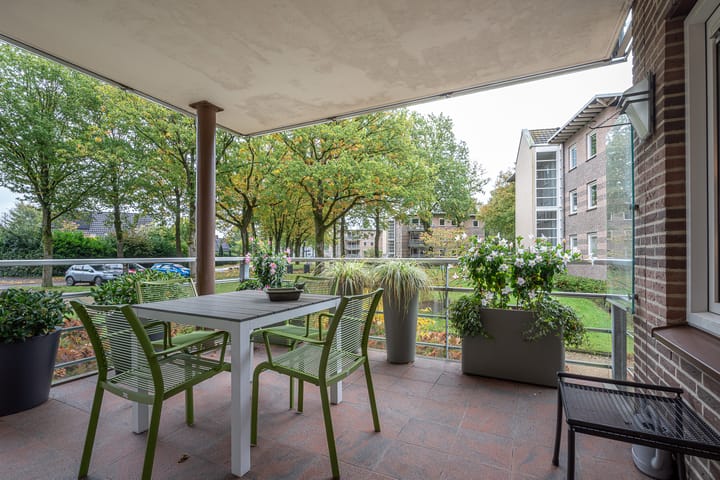 Photo 23 of Zuides 8