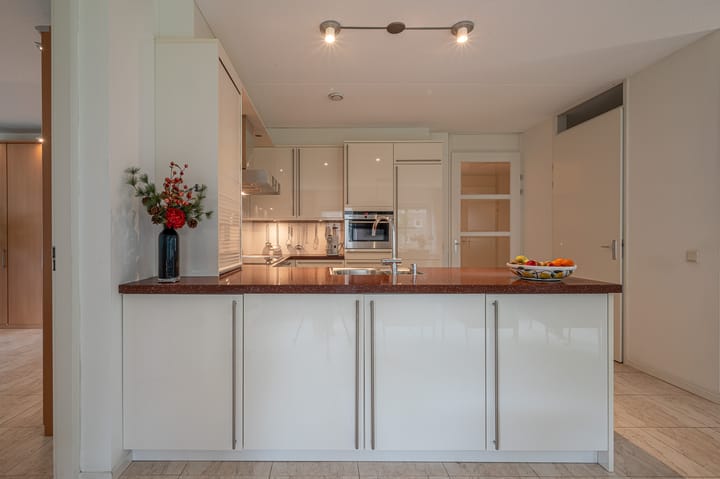 Photo 28 of Zuides 8