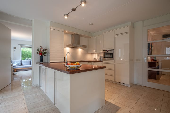 Photo 29 of Zuides 8