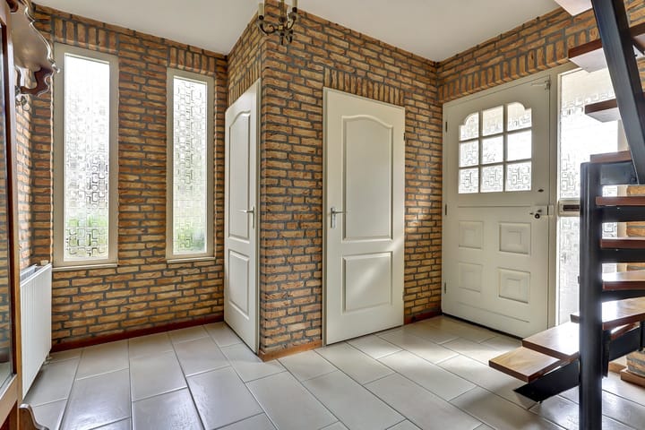 Photo 6 of Schout Smoldersstraat 4