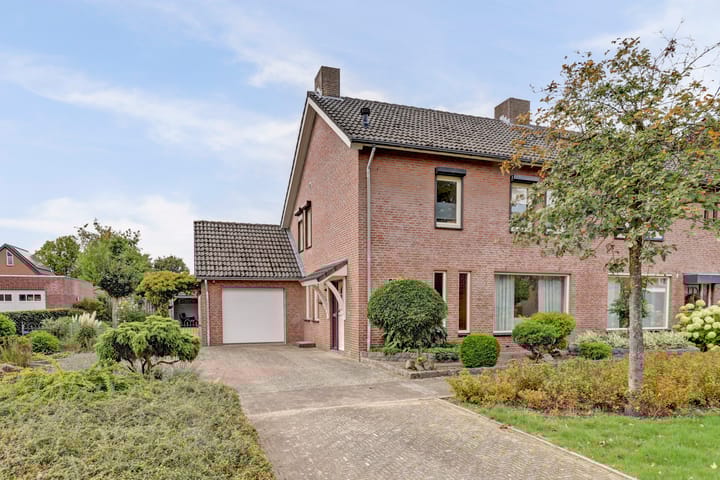 Photo 1 of Schout Smoldersstraat 4