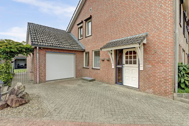 Photo 39 of Schout Smoldersstraat 4