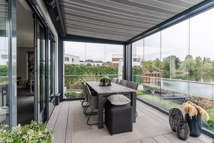 Photo 12 of Oeverzwaluw 13