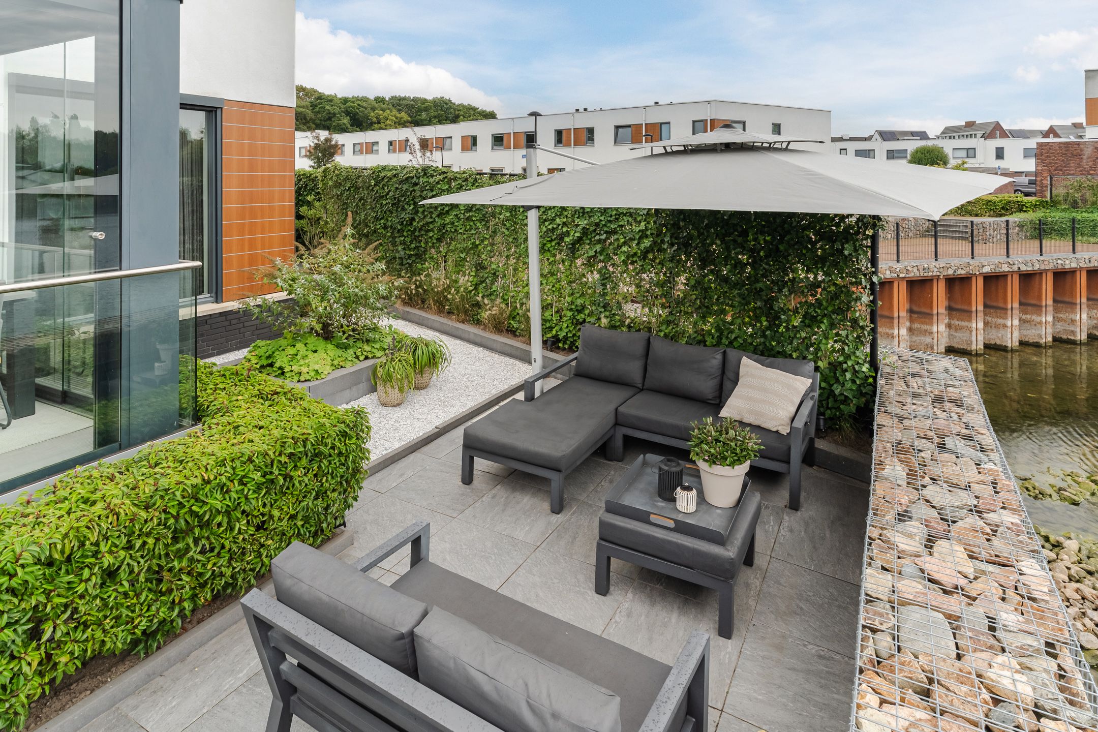 Photo 15 of Oeverzwaluw 13