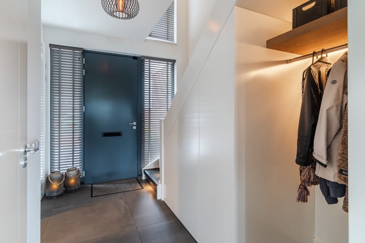 Photo 17 of Oeverzwaluw 13