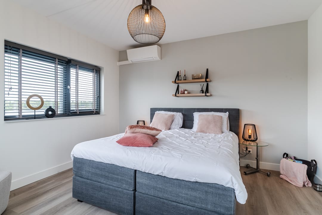 Photo 31 of Oeverzwaluw 13